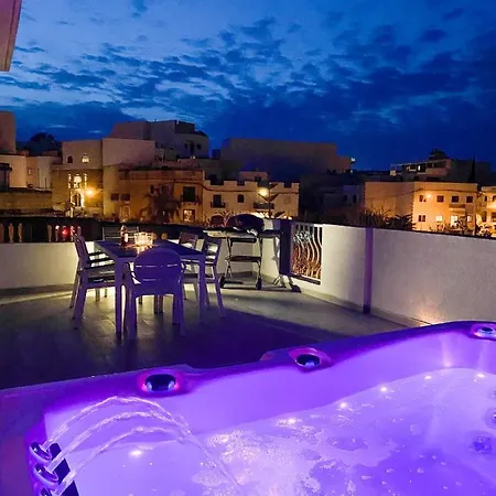 3 Floors House With Jacuzzi *