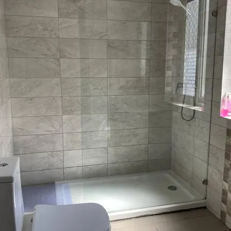 בית נופש 3 Floors House With Jacuzzi *