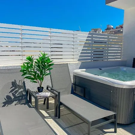 3 Floors House With Jacuzzi
