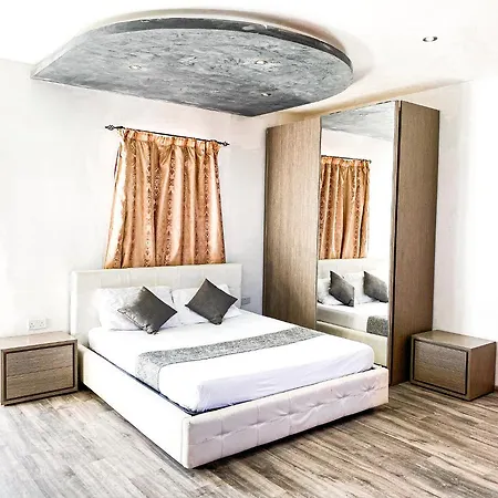 3 Floors House With Jacuzzi Is-Swieqi