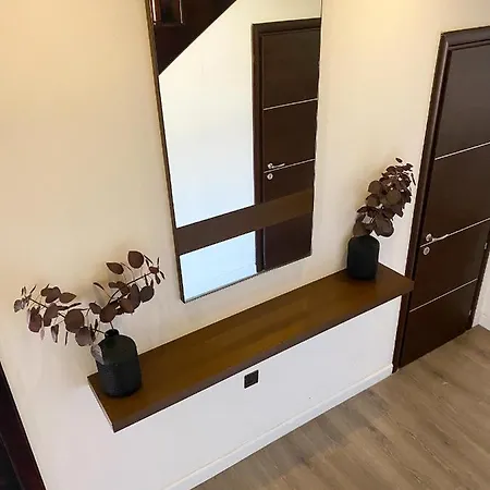 3 Floors House With Jacuzzi *