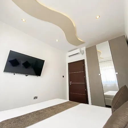 בית נופש 3 Floors House With Jacuzzi